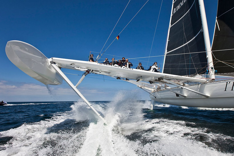 hydroptere sailboat to set transpacific fastest speed record