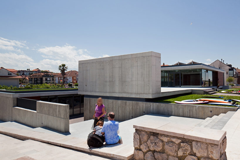 romero soto architects el centro de surf de somo designboom romero soto architects: el centro de surf de somo, spain - 5