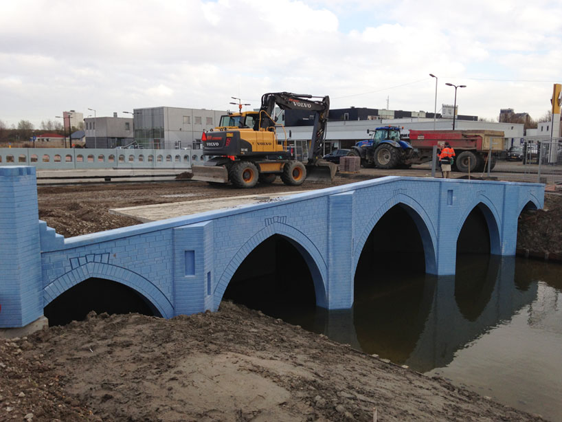 fictional bridges on euro banknotes realized by robin stam - 8