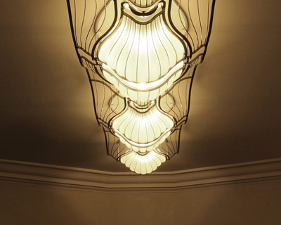 rhythm plafoniera - a suspended flowing light by i m lab