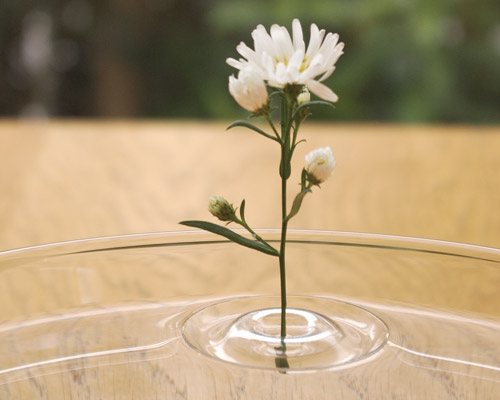 floating ripple vase by oodesign at designboom shop