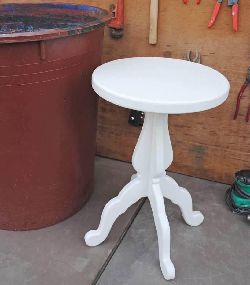 metafaux design: swirling stools dipped in marble paint colors - 6