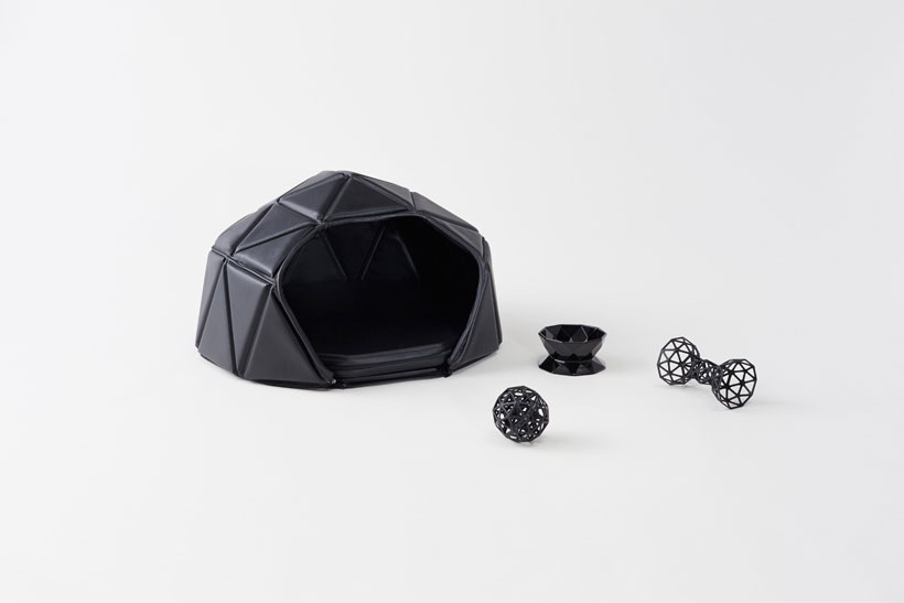 nendo heads or tails dog accessories nendo throws one to the dogs with heads or tails accessories - 5
