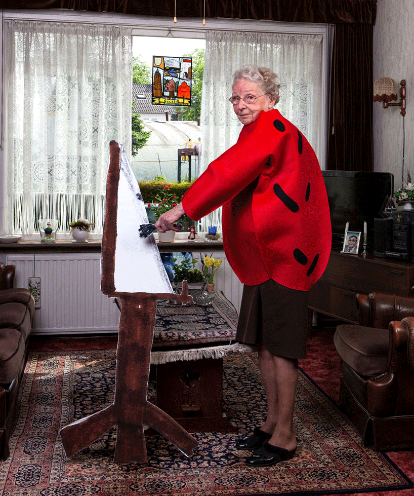Бабушку грея. Бабушка в хрущевке. Фотосессия дома для бабушки креативные. Фотопроект бабушки в жизни. Внук глазами бабушки.