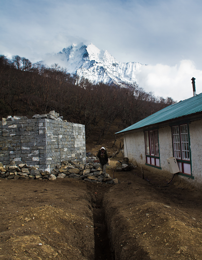 khumbu_db_01 the khumbu climbing school emerges from the base of mt everest - 11