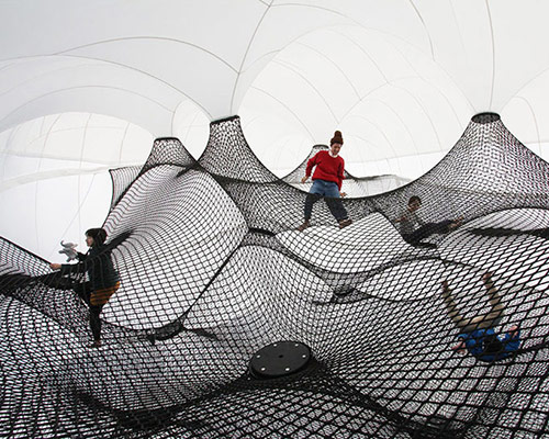 numen/for use inflates interactive net blow-up in yokohama 