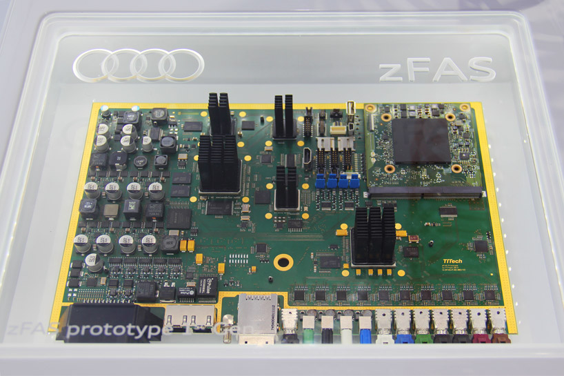 audi-urban-future-initiative-interactive-exhibit-CES-electronics-fair-2014_designboom12