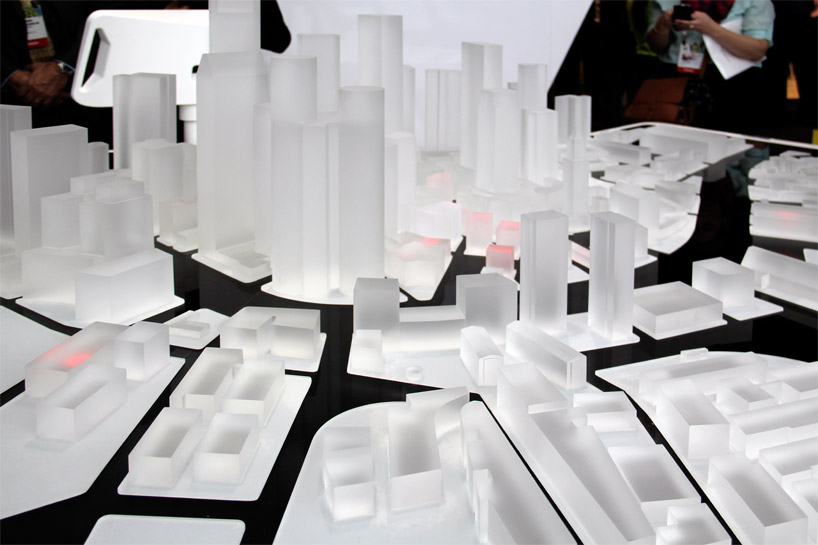 audi-urban-future-initiative-interactive-exhibit-CES-electronics-fair-2014_designboom13