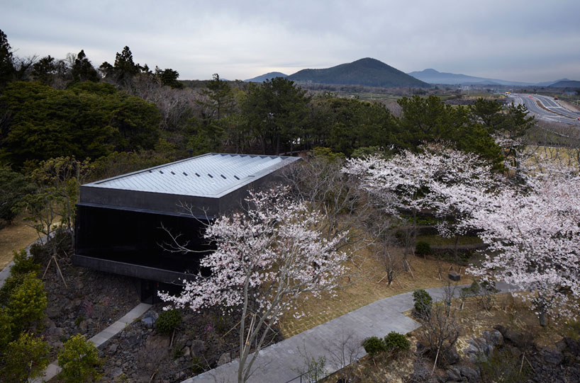 mass-studies-osulloc-tea-stone-designboom02