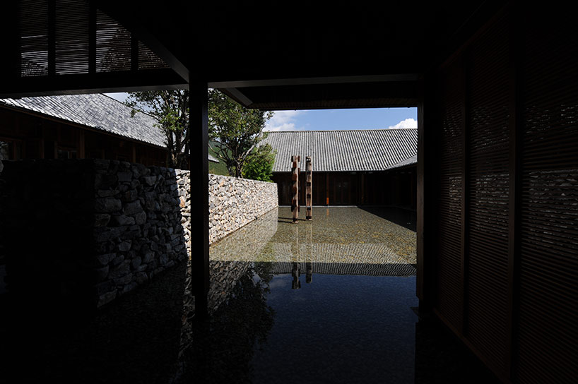 waterhouse_atelierlixiaodong_db_01 li xiaodong atelier creates a home in the water - 5