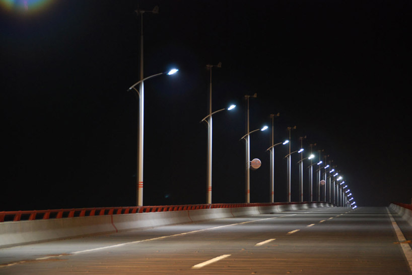 Street Lights Powered By Solar And Wind