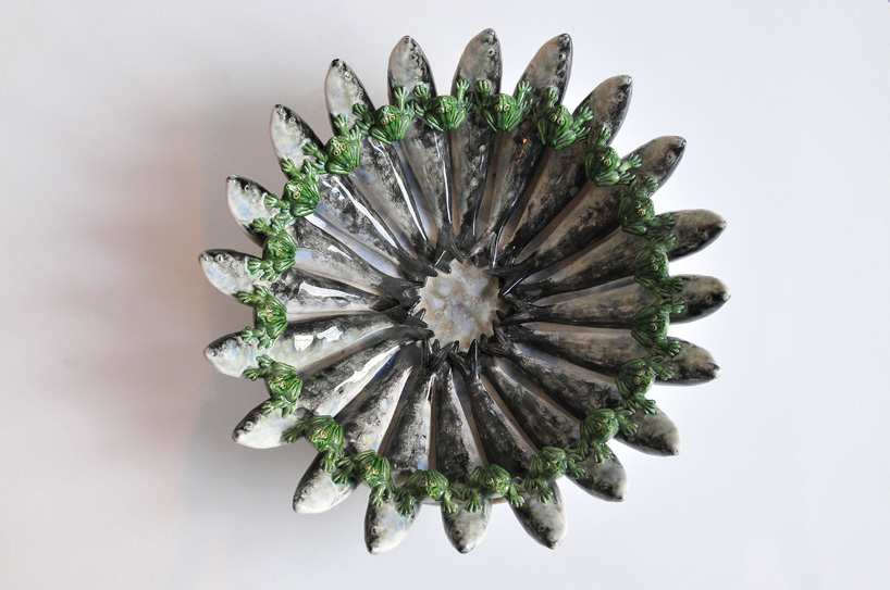 joana-vasconcelos-time-machine-manchester-art-gallery-designboom-03