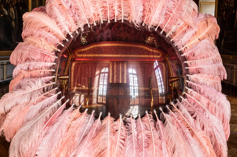 joana vasconcelos presents 