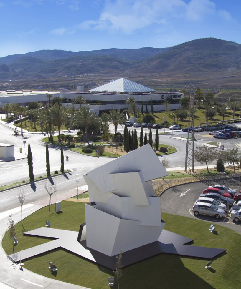 libeskind_beyondthewall_designboom03