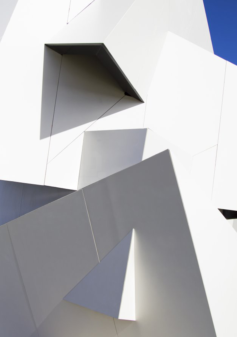libeskind_beyondthewall_designboom05