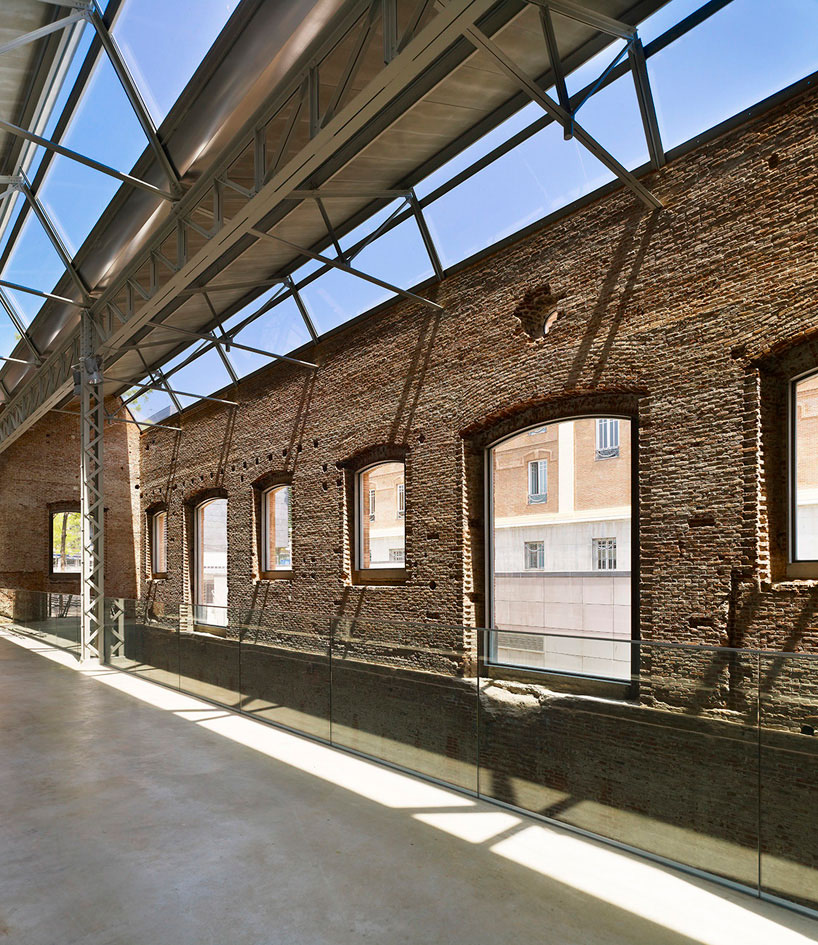 rafael-de-la-hoz-daoiz-y-velarde-cultural-center-designboom03