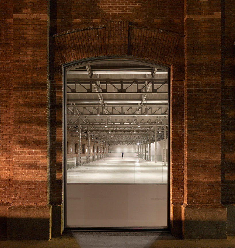 rafael-de-la-hoz-daoiz-y-velarde-cultural-center-designboom05