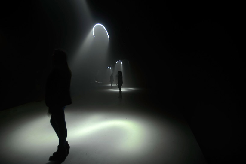 united-visual-artists-momentum-barbican-designboom-03