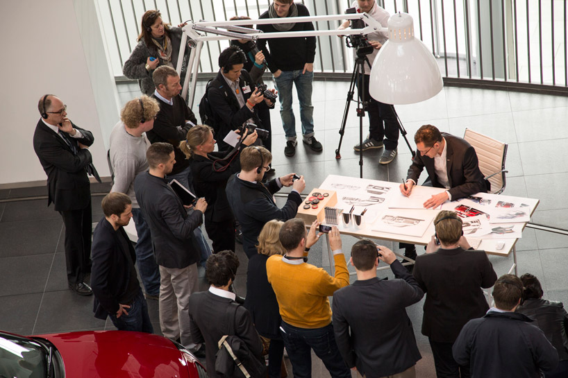Audi-TT-time-travel-workshop_designboom-17