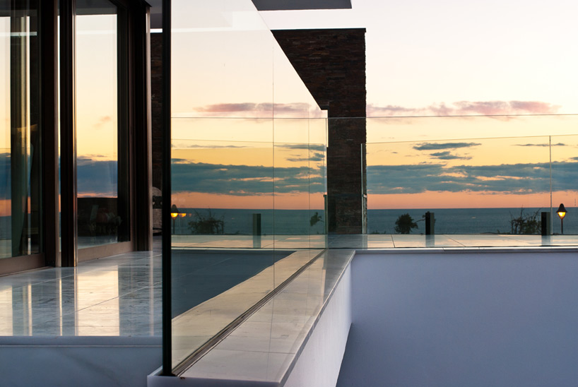 MVN arquitectos AP house designboom