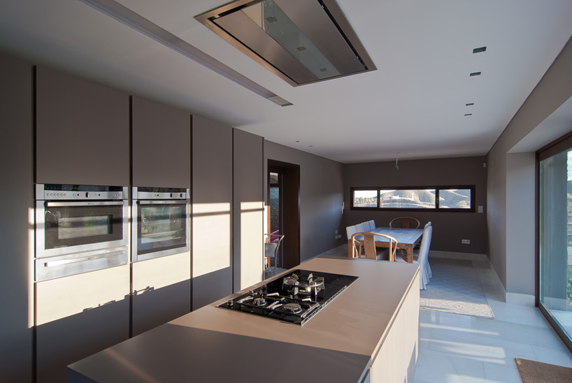 MVN arquitectos AP house designboom