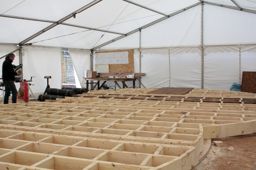 blue-forest-the-quiet-treehouse-designboom-02