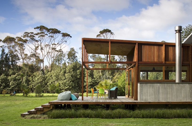 ccca_great_barrier_house_designboom01