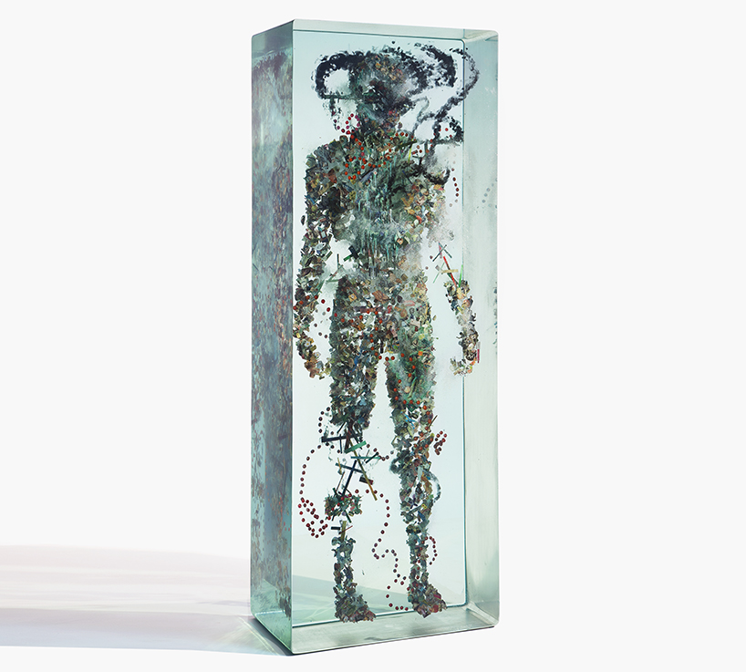 dustin-yellin-confines-collaged-figures-in-layers-of-glass-designboom-01