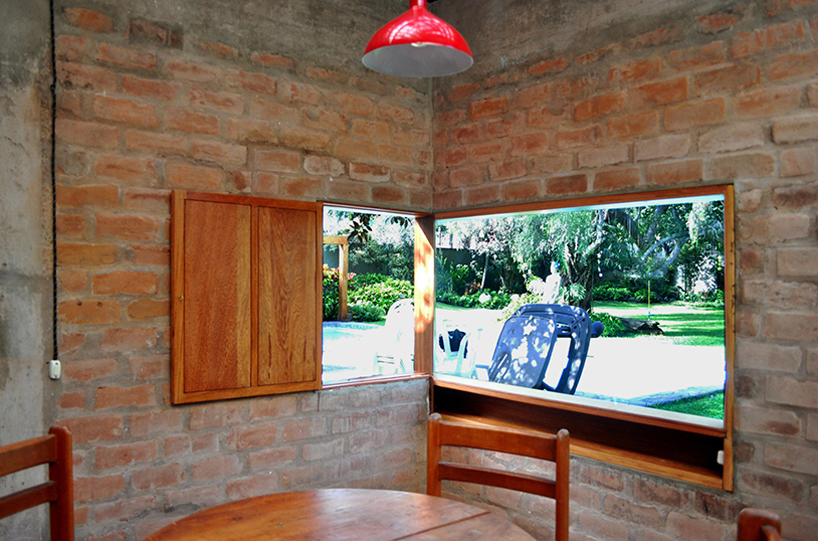 ghezzi-novak-tree-kitchen-bungalow-designboom06