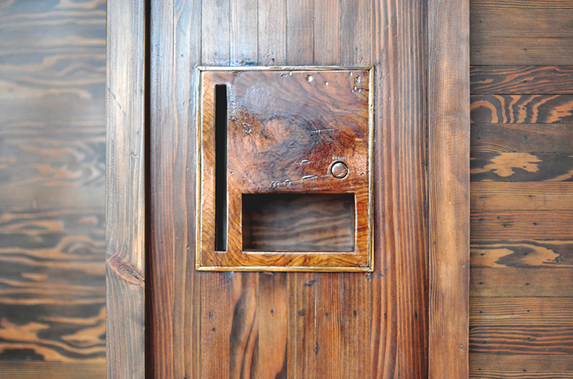 ghezzi-novak-tree-kitchen-bungalow-designboom11