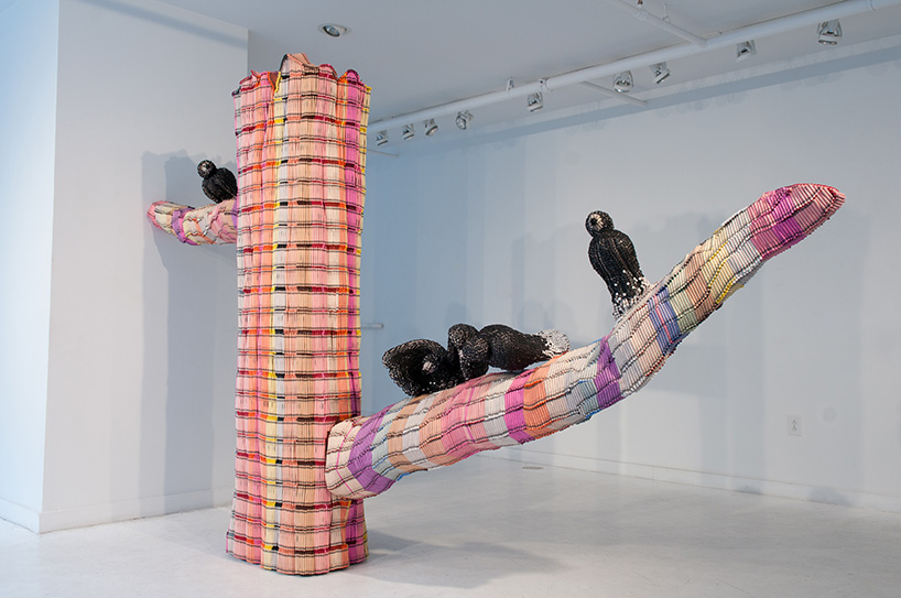 herb-williams-crayon-sculptures-designboom-01