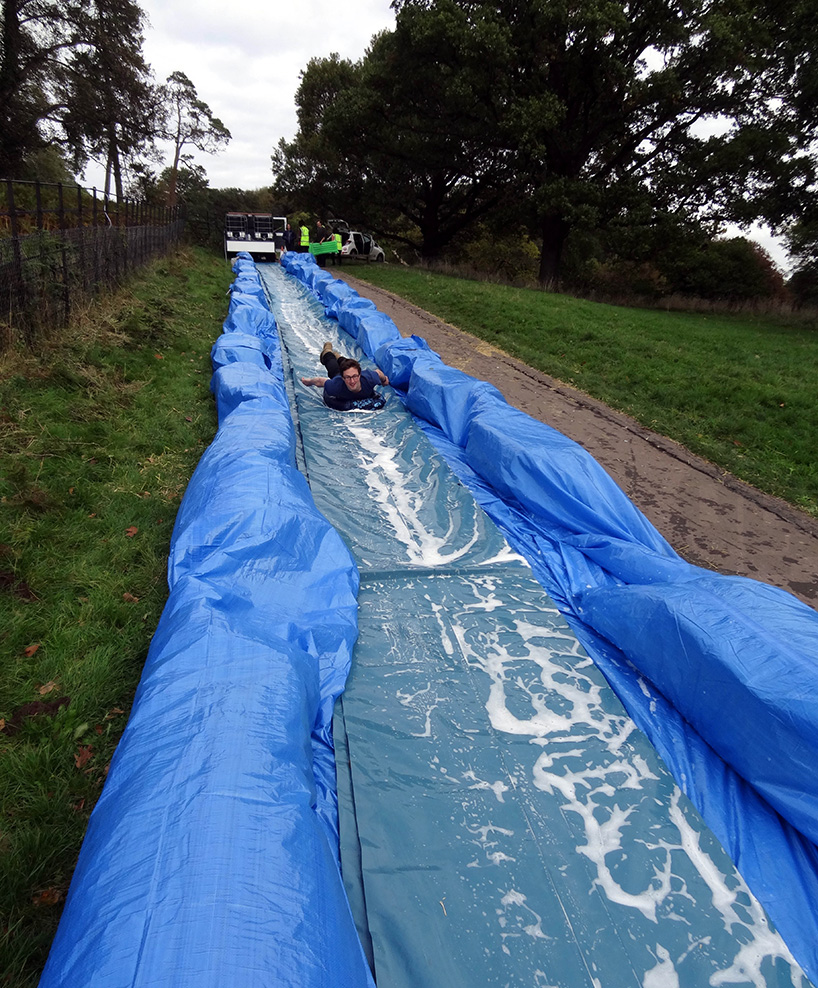 luke-jerram-wants-to-turn-a-city-street-into-a-water-slide-designboom-03