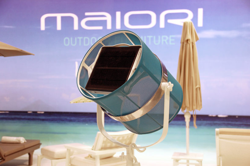 maiori-paris-solar-powered-lamp-IFFS-designboom-11