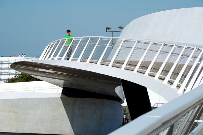 schneider + schumacher olhafen bridge designboom