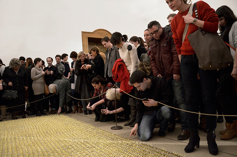 miklos kiss smuggles 14 carat golden roaches into famous museums  