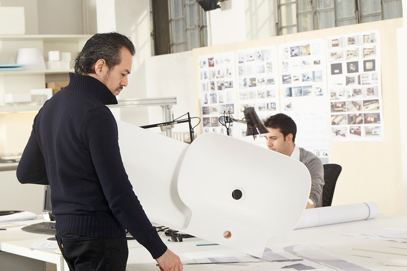 laufen saphirkeramik technologies konstantin grcic designboom 