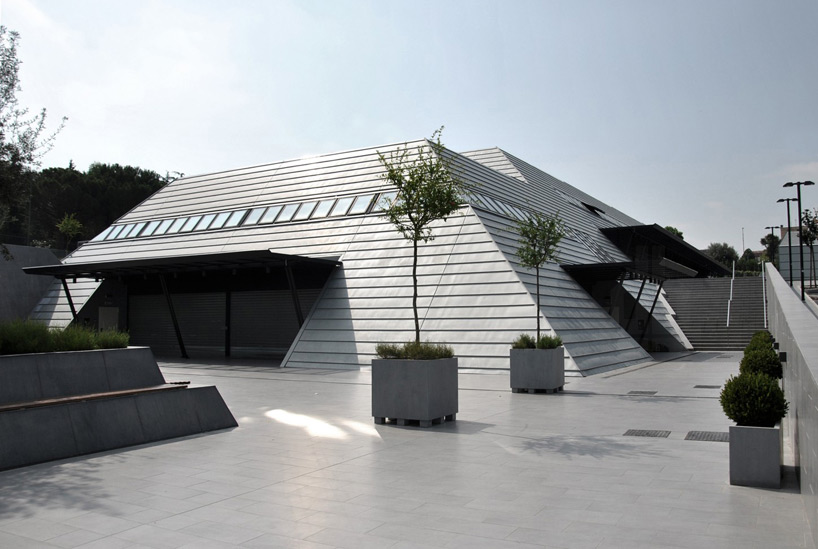 LAD the stealth olgiata shopping plaza designboom