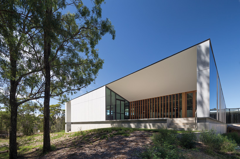 bvn donovan hill plantbank building designboom