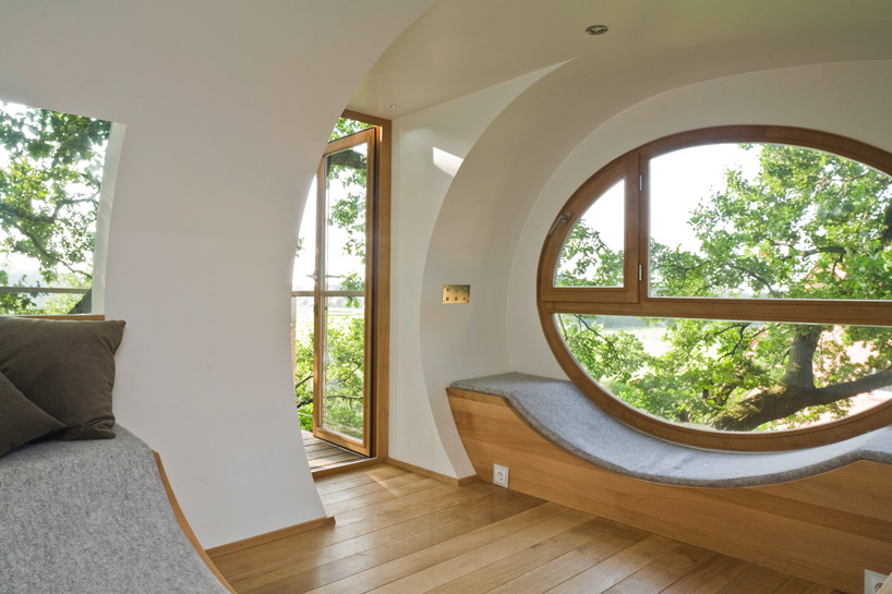 baumraum treehouse djuren designboom