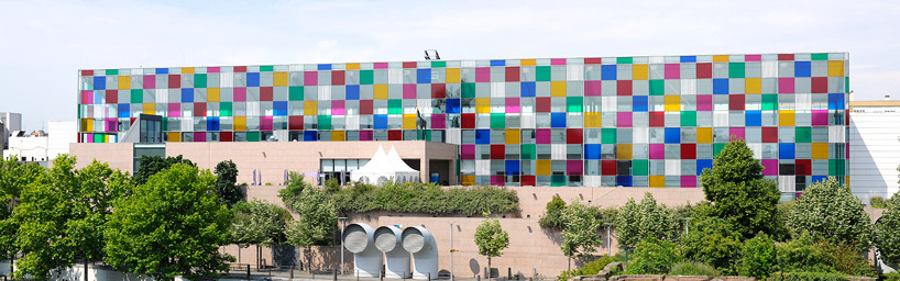daniel buren like child's play, work in situ 