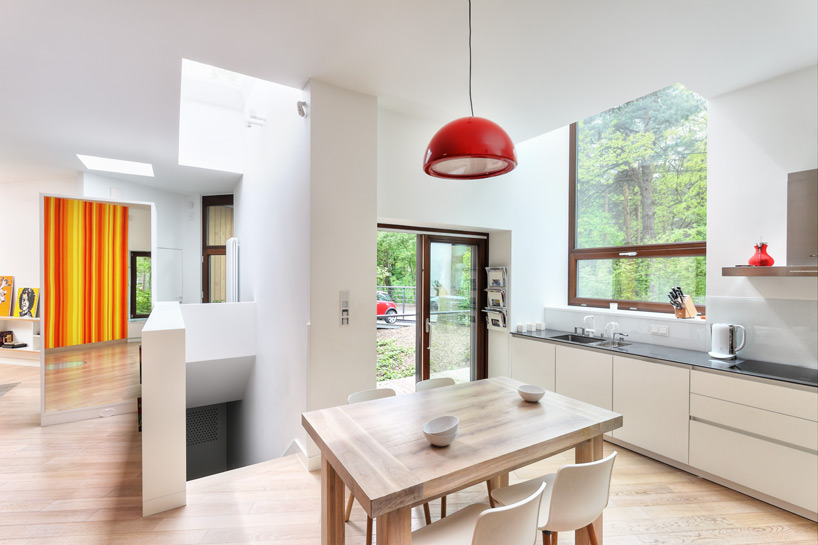 jakub szczesny centrala podkowa house designboom