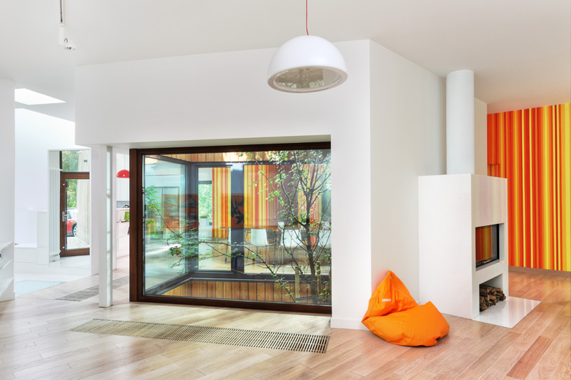 jakub szczesny centrala podkowa house designboom