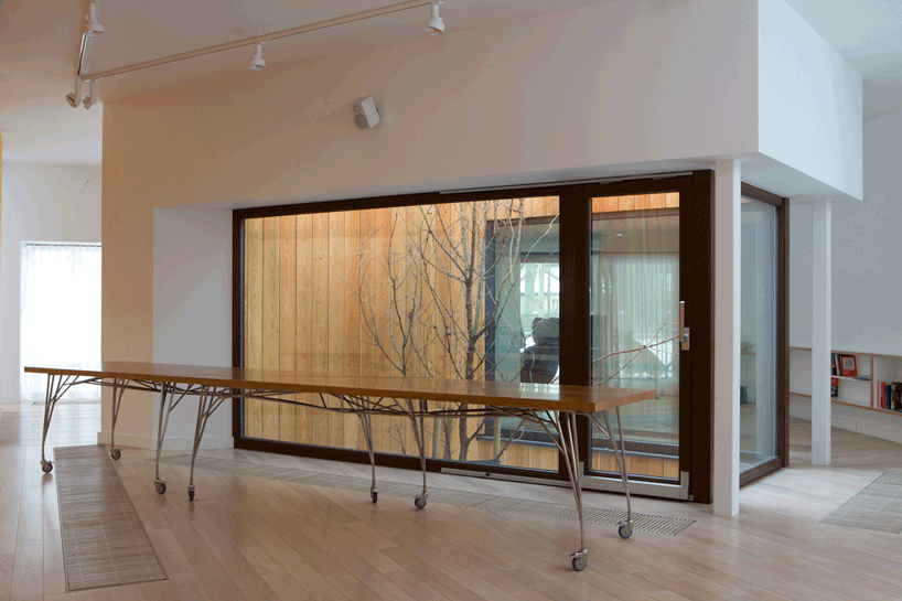 jakub szczesny centrala house in podkowa designboom