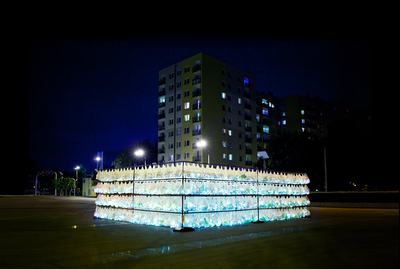 luzinterruptus labyrinth of plastic waste poland
