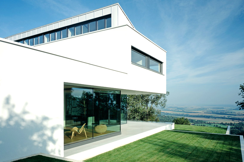 philipp architekten villa nature transparency
