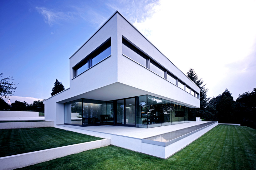 philipp architekten villa nature transparency