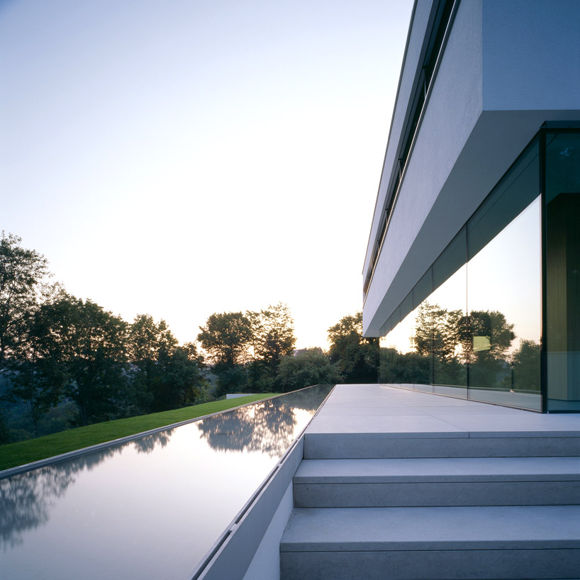 philipp architekten villa nature transparency