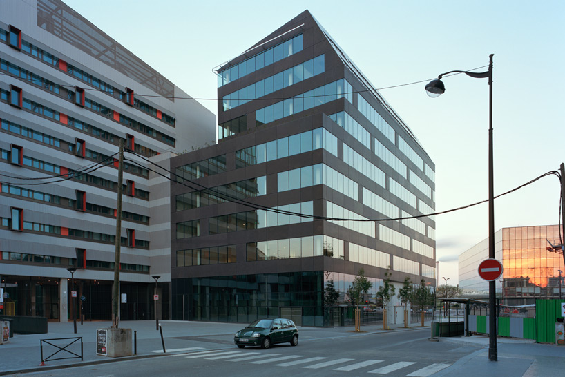 ECDM architectes M5B3 offices designboom