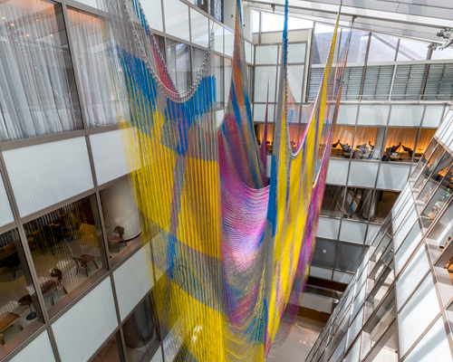 ball-nogues studio suspends air garden in light well at LAX