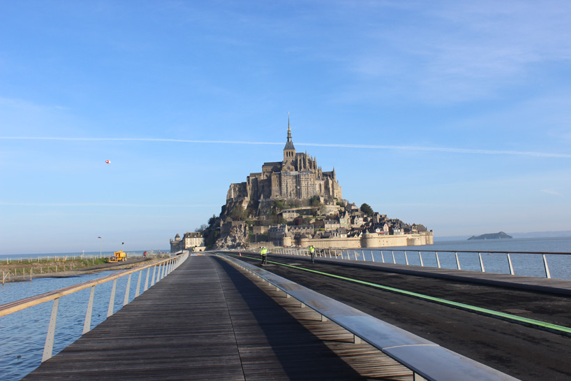 dietmar feichtinger architectes mont saint-michel jetty designboom